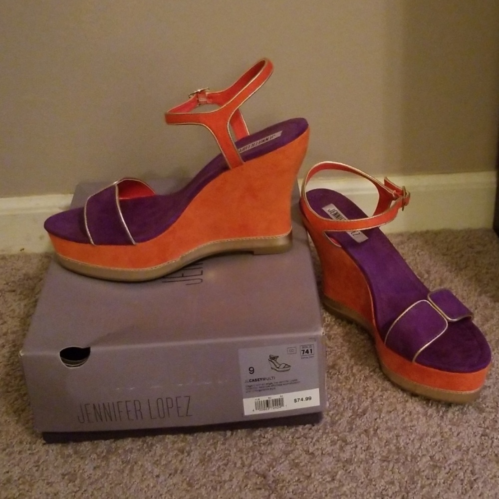 Size 9 Jennifer Lopez wedges